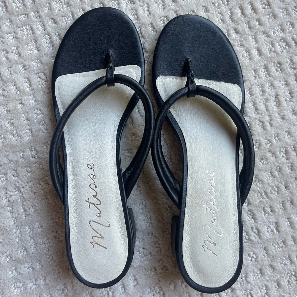 Womens thong sandal small heel